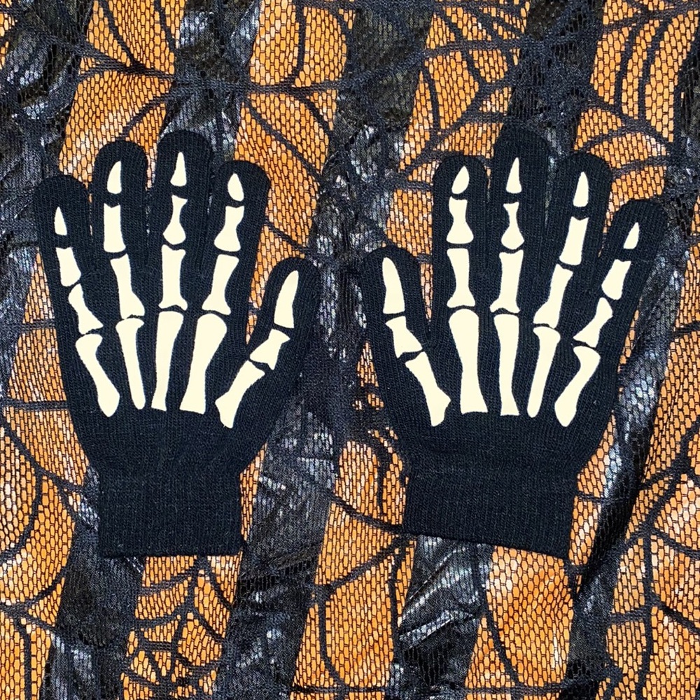 Skeleton Design Black and White Gloves